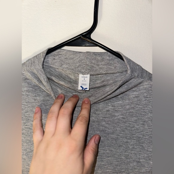 Old Navy Ultralite Go-Dry Long Sleeve Lightweight Top Size small NWT - Picture 8 of 11